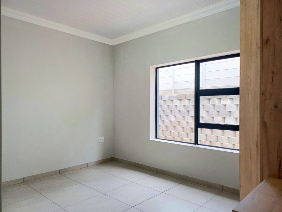 3 Bedroom Property for Sale in Fraaiuitsig Western Cape